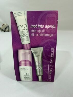 nia (not into aging) Start Up Kit -  Skincare Set